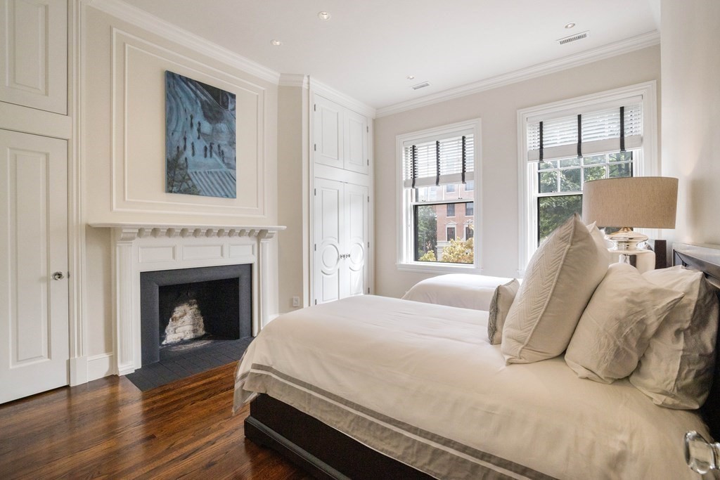 2116 Beacon St, Back Bay