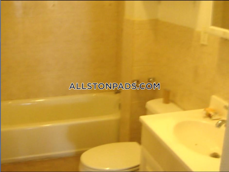235.5 Harvard Ave, Allston