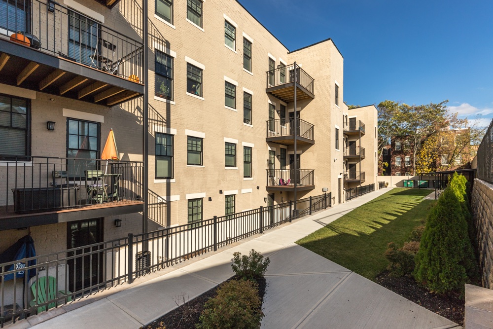 16 Harvard Ter, Allston