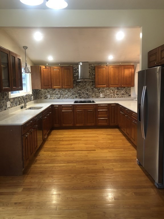 61 Esty Farm Rd, Newton