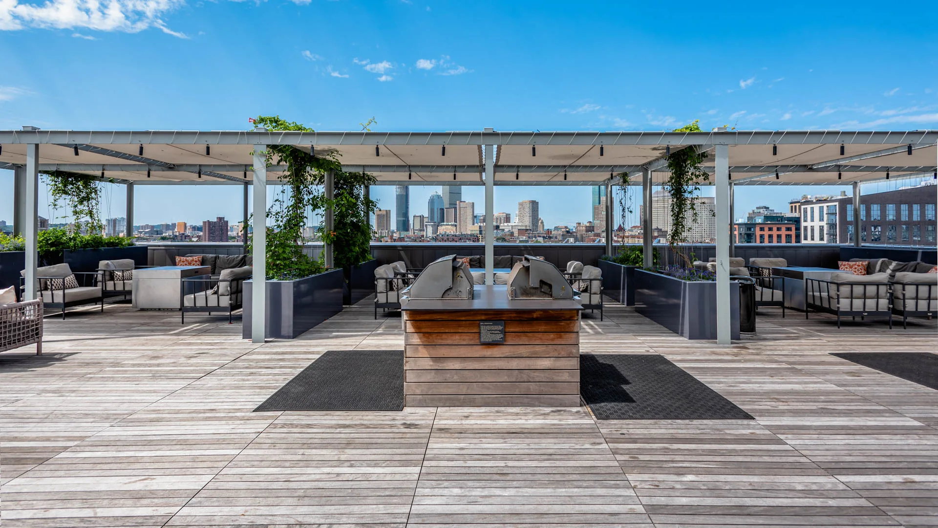 55 Traveler St, South End