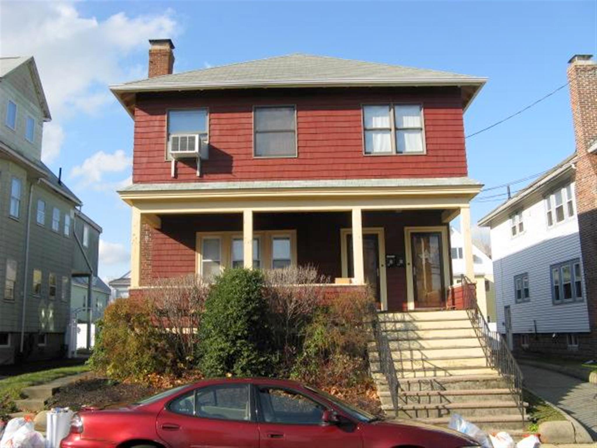 19 Quincy St, Medford