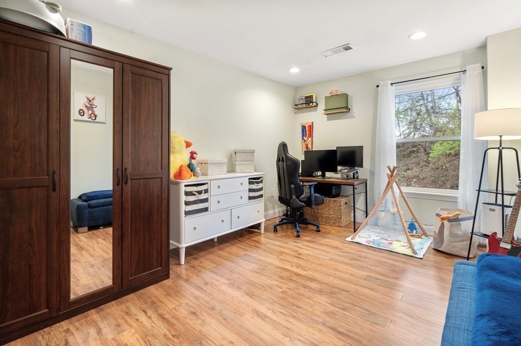 43 N Mead St, Charlestown