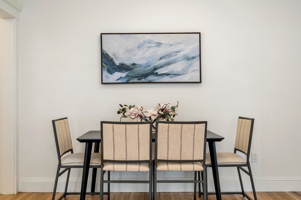 43 Linnaean St, Harvard Square