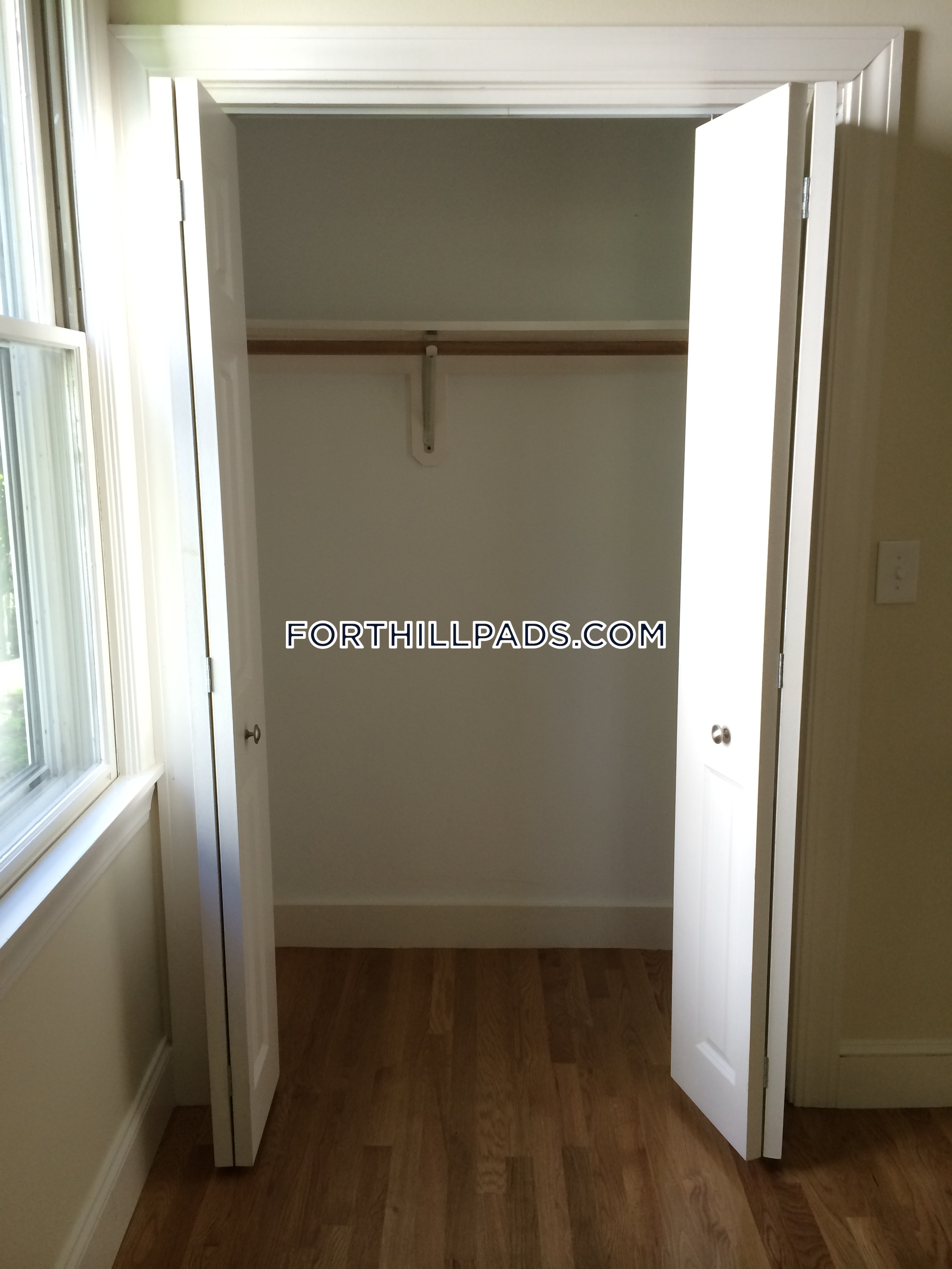 34 Juniper St, Roxbury