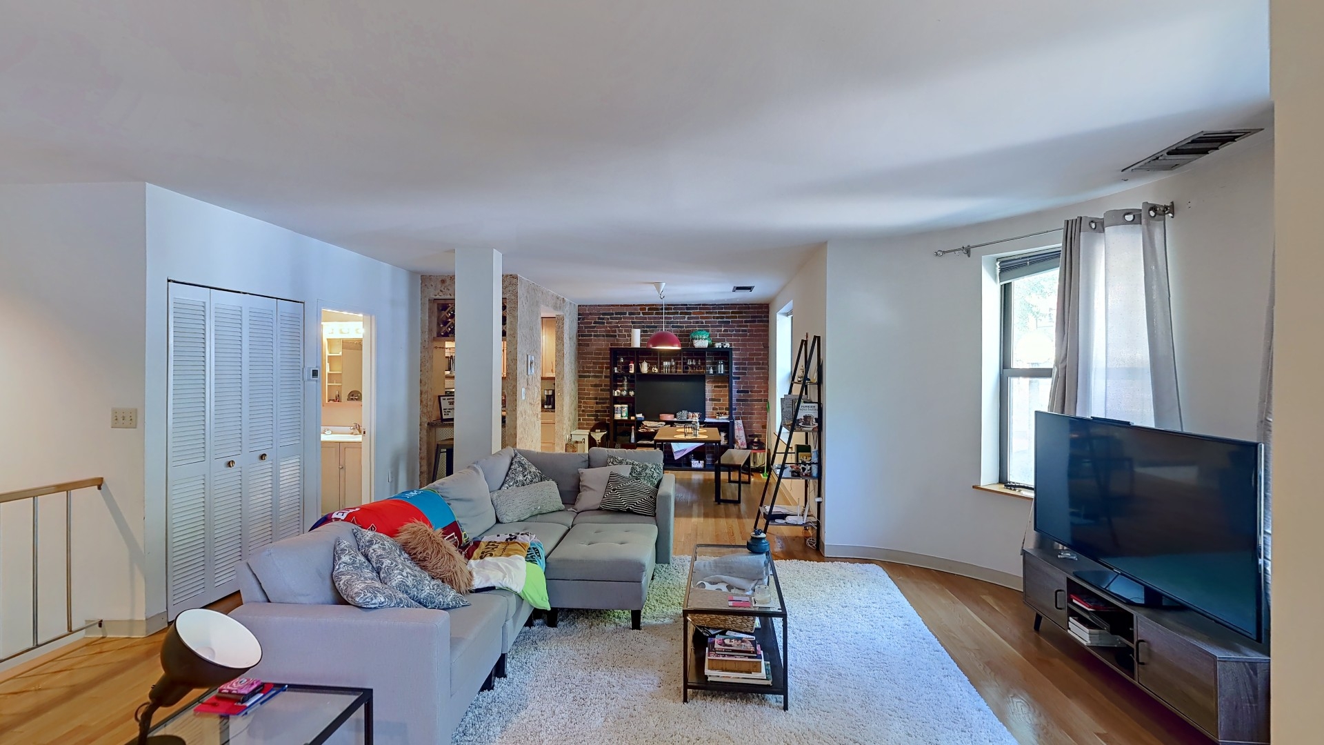 84 Gainsborough St, Fenway