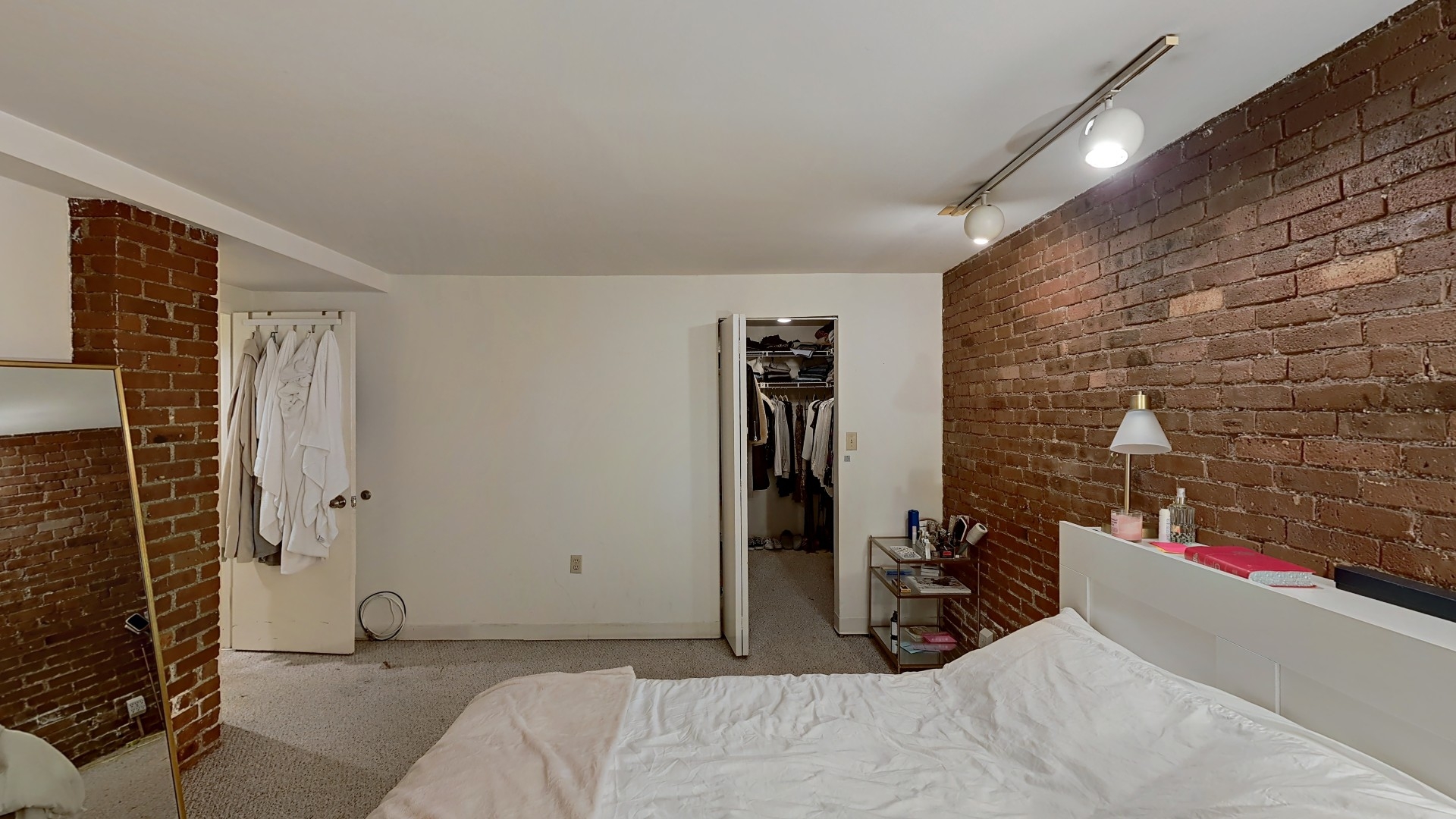 84 Gainsborough St, Fenway