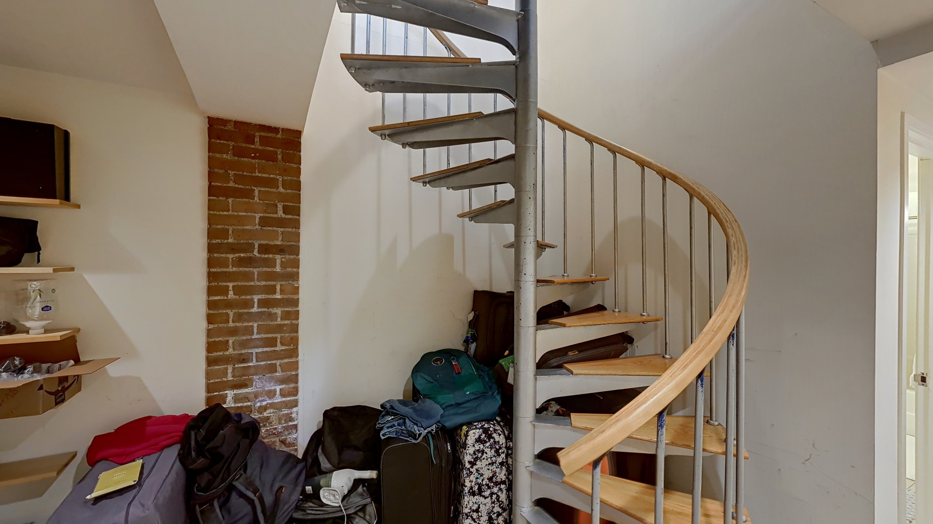 84 Gainsborough St, Fenway