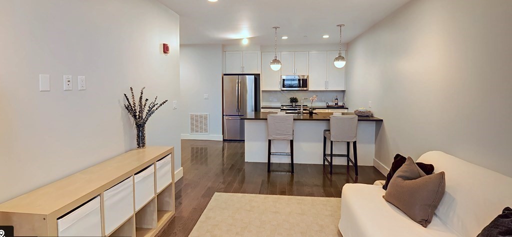 434 Mcgrath Hwy, Prospect Hill