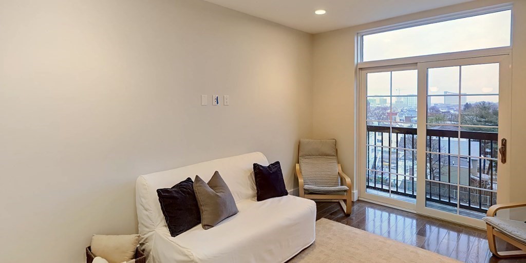 434 Mcgrath Hwy, Prospect Hill