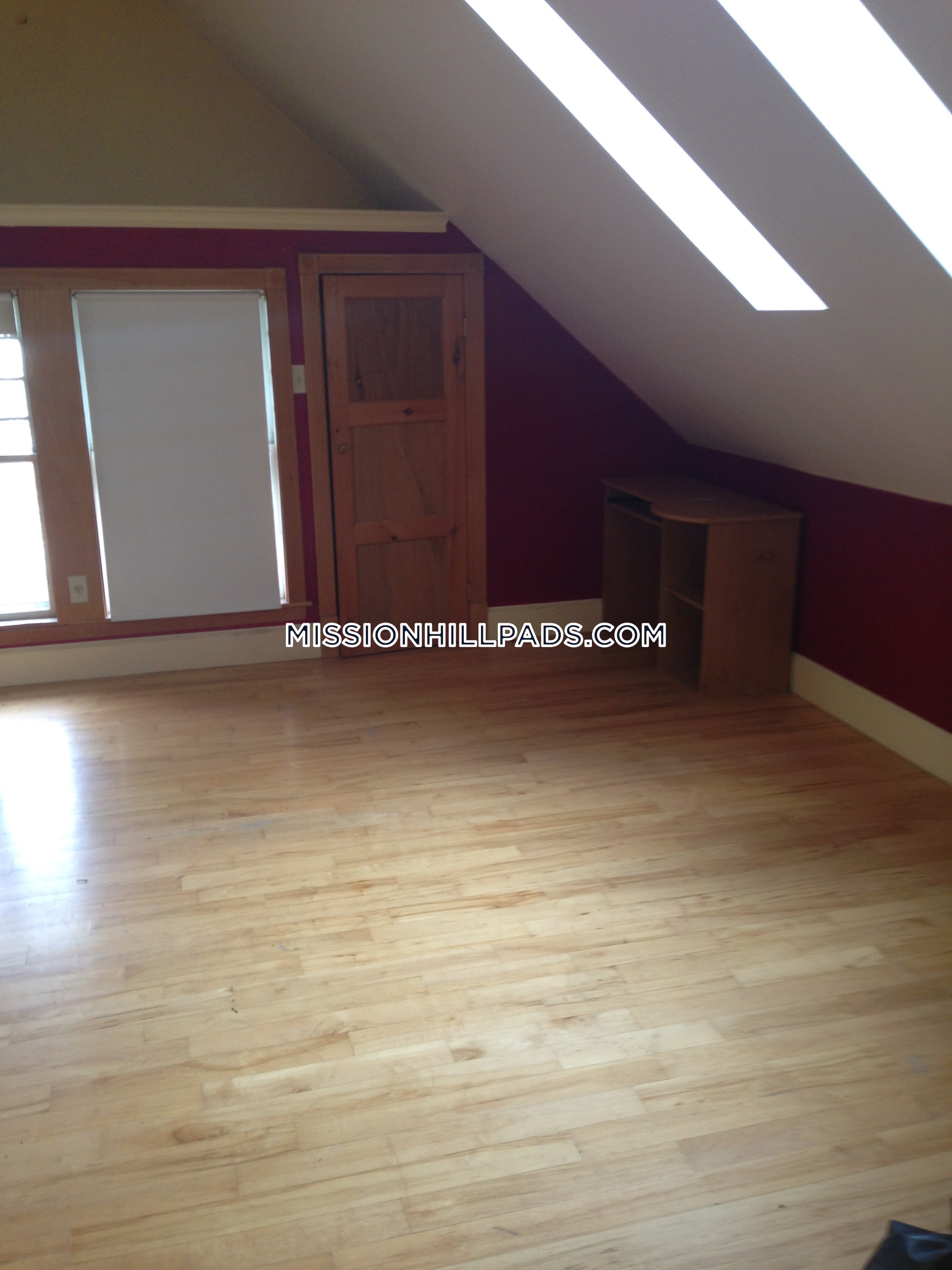 89 Hillside St, Mission Hill