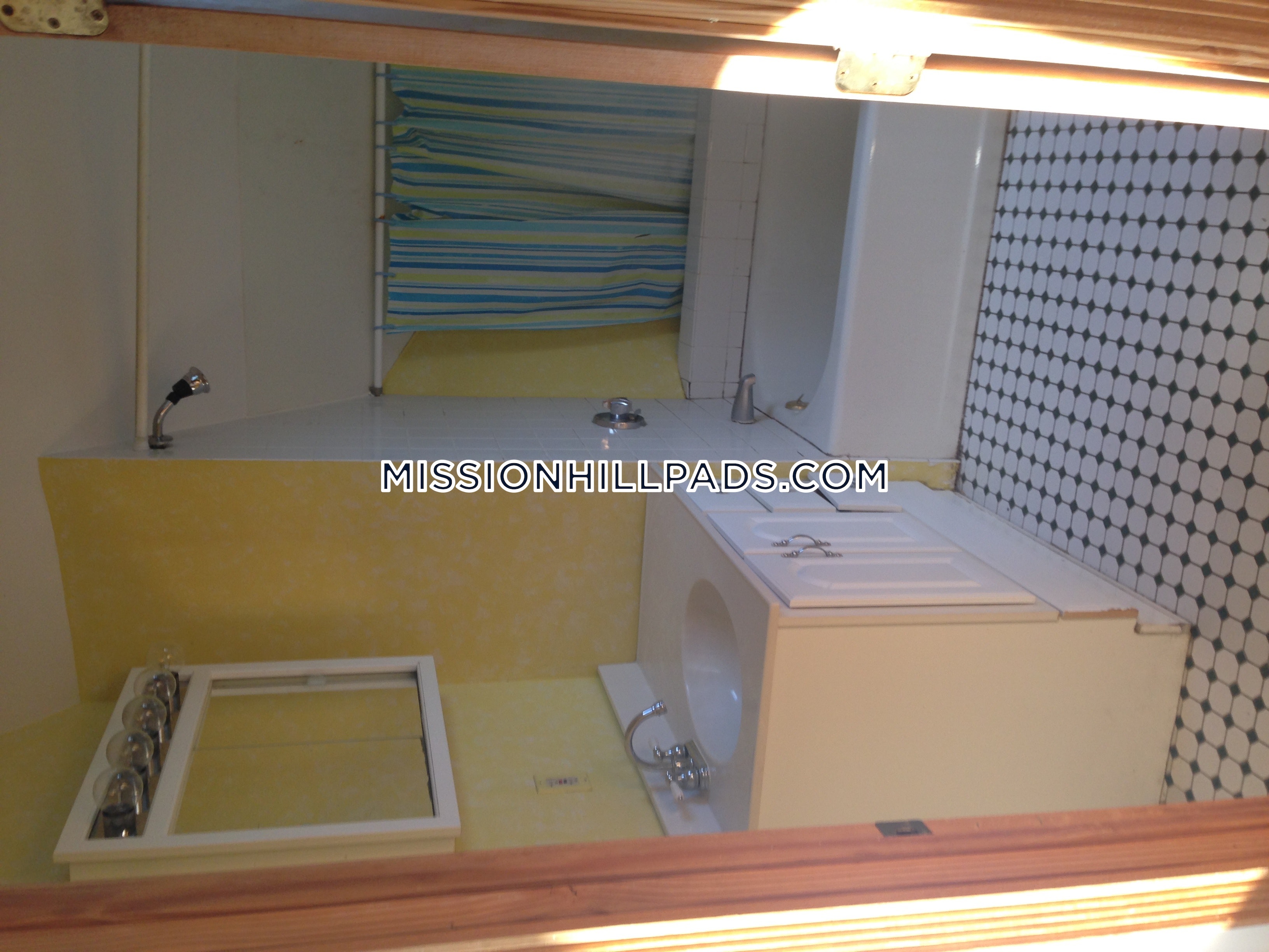 89 Hillside St, Mission Hill