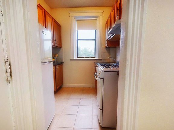 1144 Commonwealth Ave, Allston