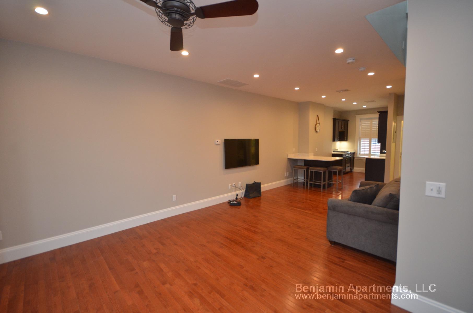 44 Charles St, Beacon Hill