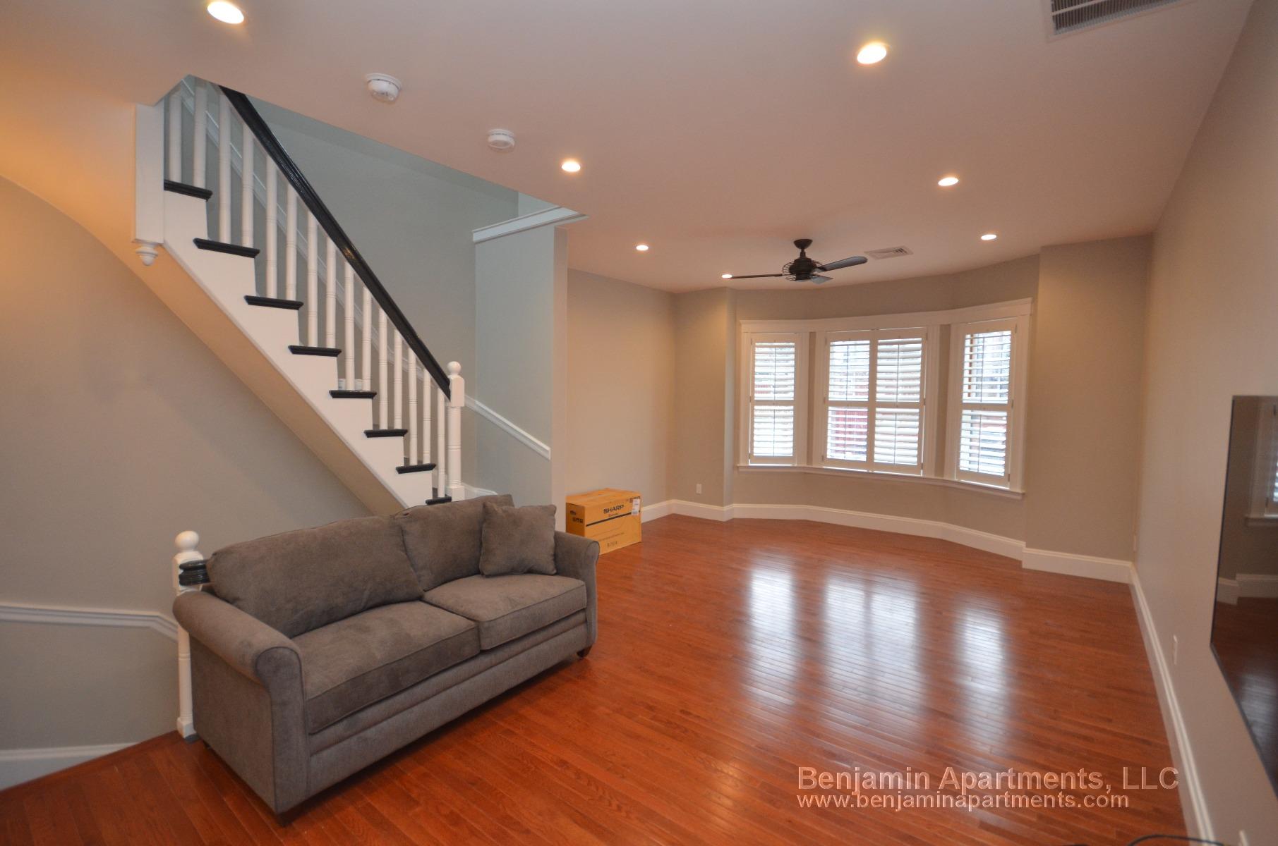 44 Charles St, Beacon Hill