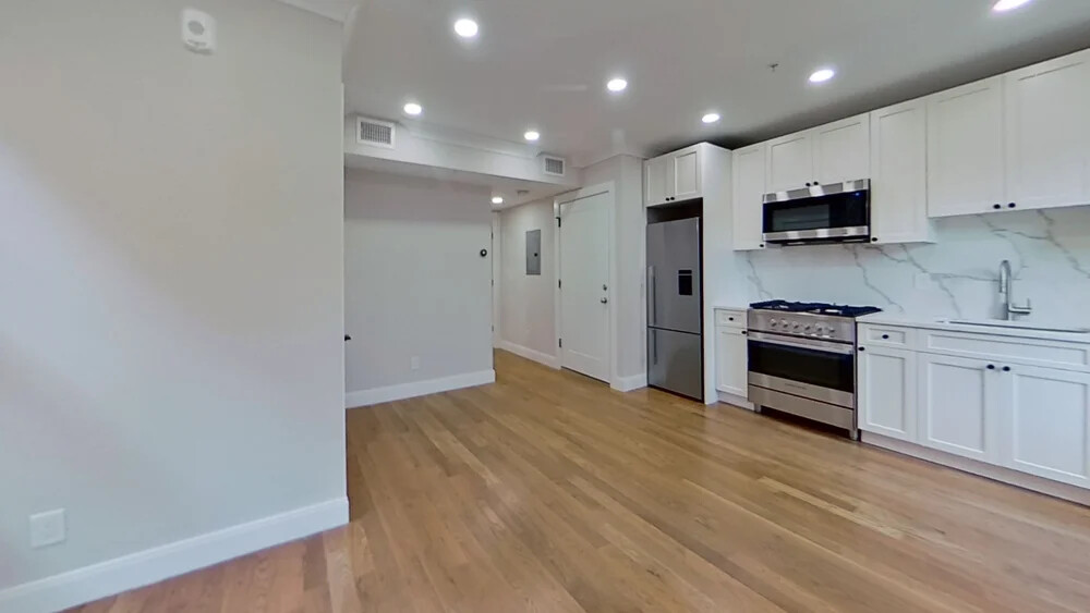 15 Lopez Ave, Cambridgeport