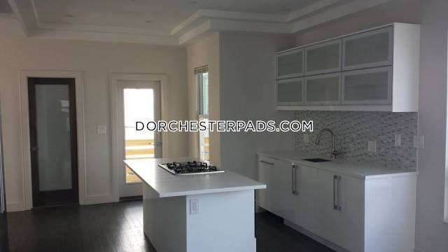 22 Harbor View, Dorchester