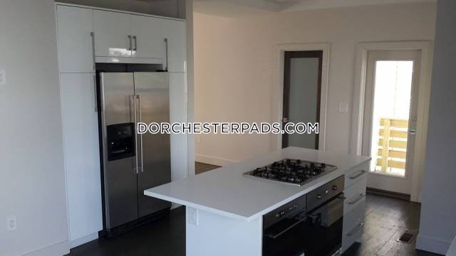 22 Harbor View, Dorchester