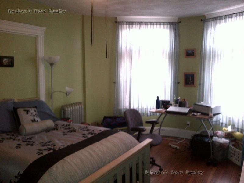 24 Strathmore Rd, Coolidge Corner