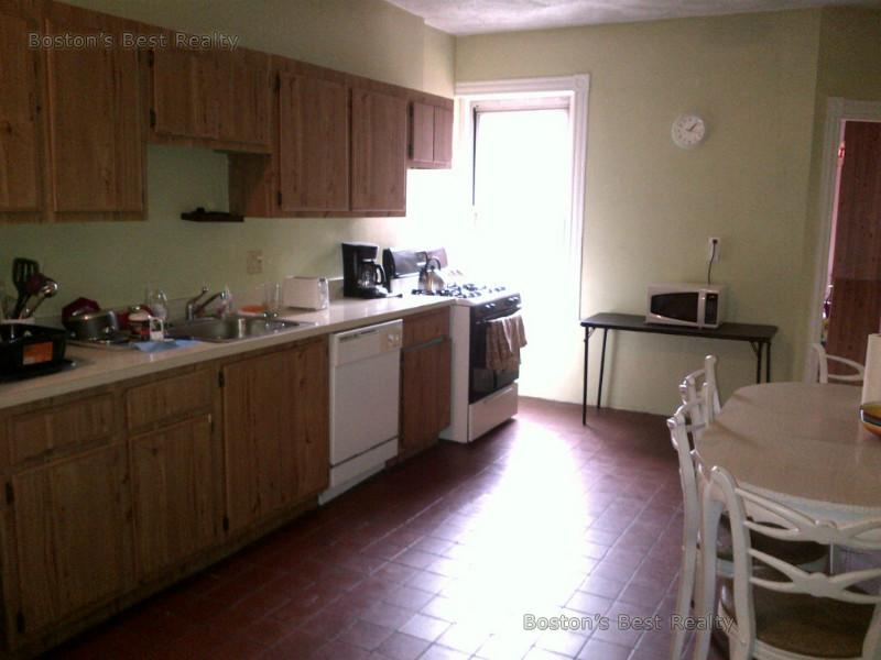 24 Strathmore Rd, Coolidge Corner