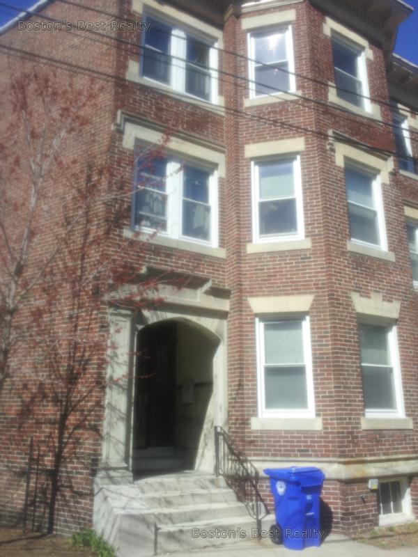 154 Thorndike St, Coolidge Corner