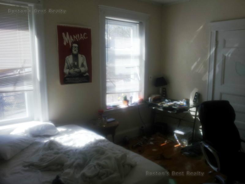 154 Thorndike St, Coolidge Corner