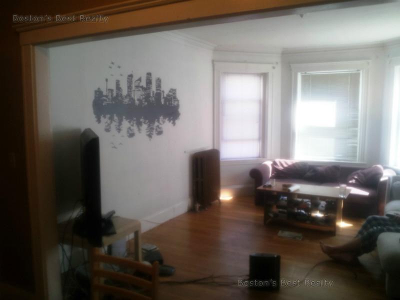 154 Thorndike St, Coolidge Corner