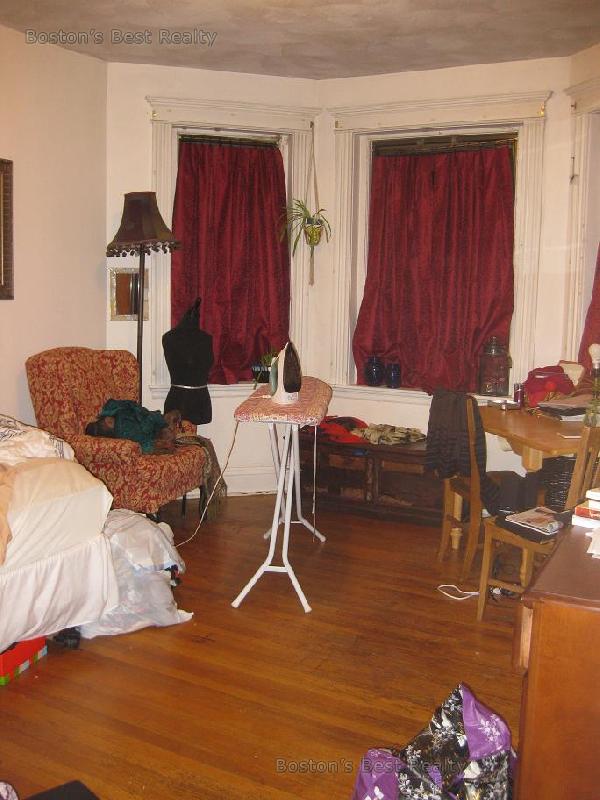 31 Saint Lukes Rd, Allston