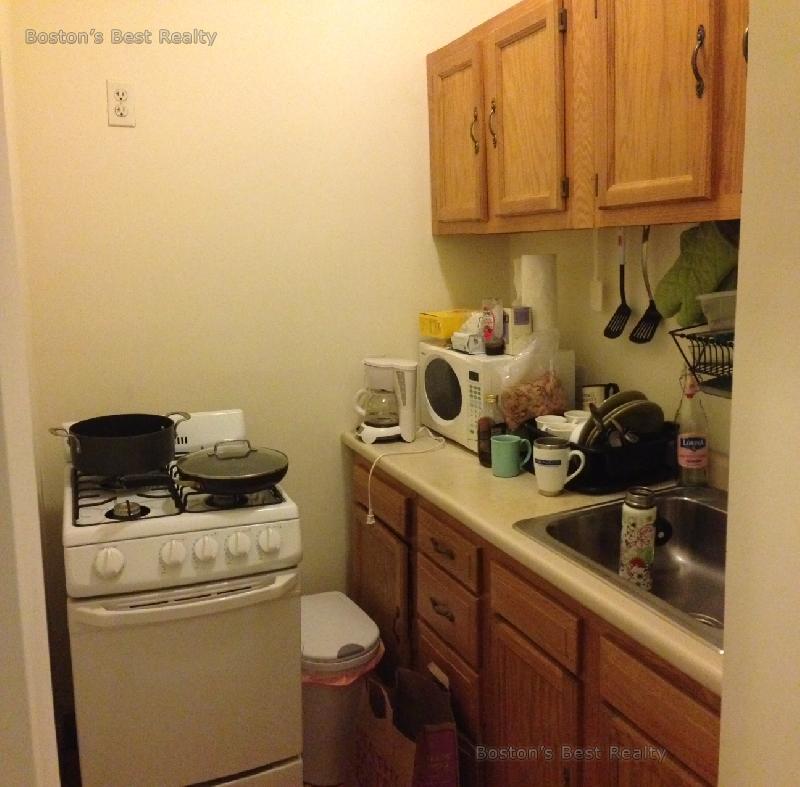 1318 Commonwealth Ave, Allston