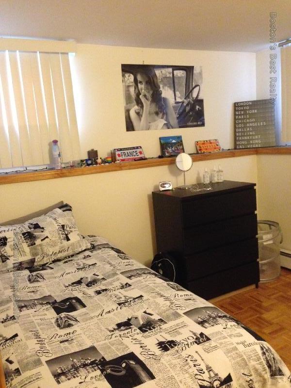 94 Pleasant St, Coolidge Corner