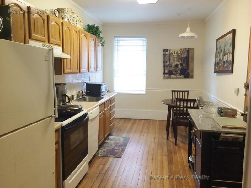 11 Englewood Ave, Coolidge Corner