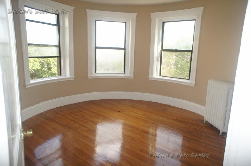 1325 Commonwealth Ave, Allston