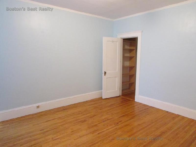 14 Saint Lukes Rd, Allston