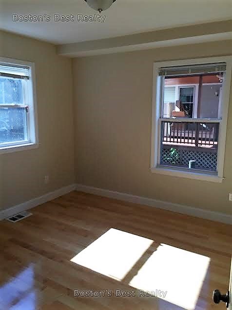 87 Linden St, Allston