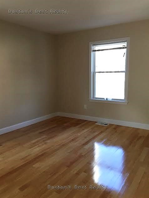 87 Linden St, Allston