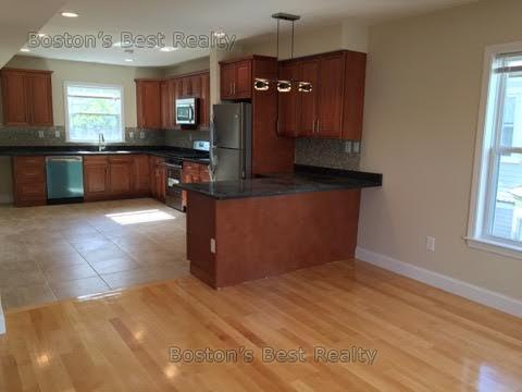 87 Linden St, Allston