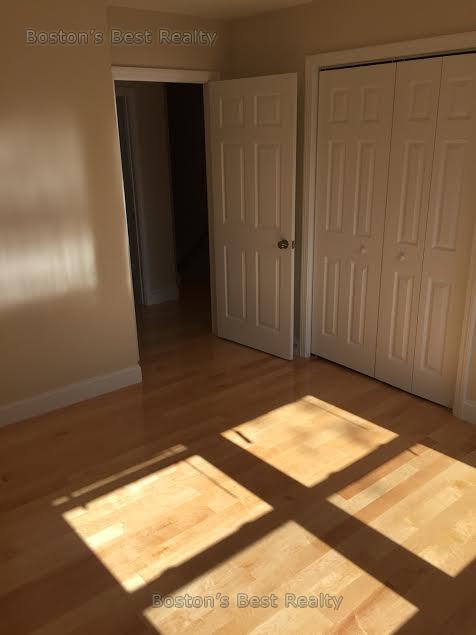 87 Linden St, Allston