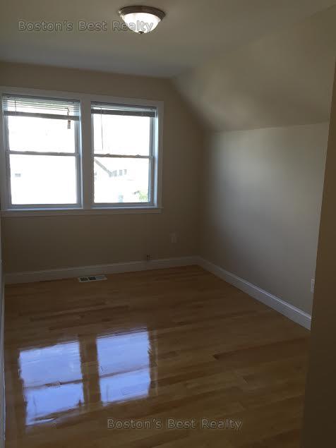 87 Linden St, Allston