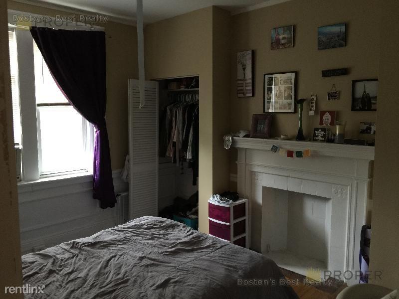 60 Egmont St, Coolidge Corner