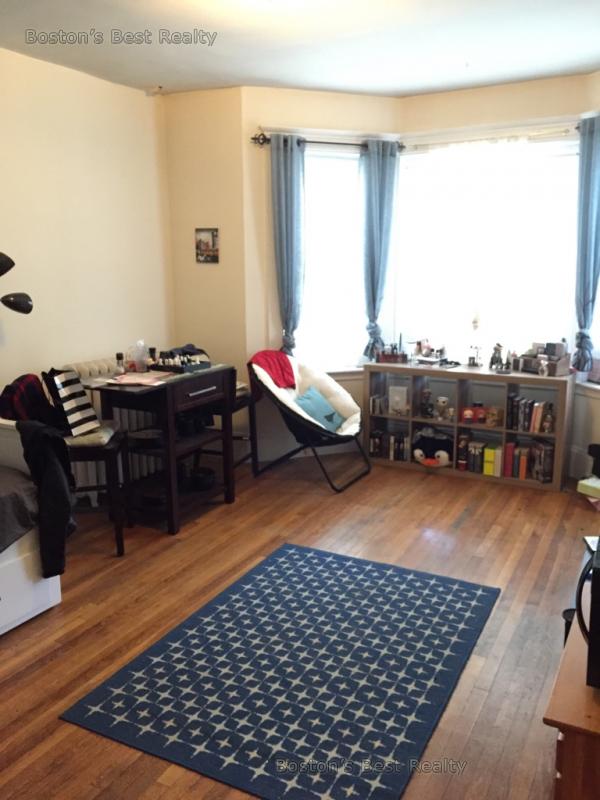 1318 Commonwealth Ave, Allston