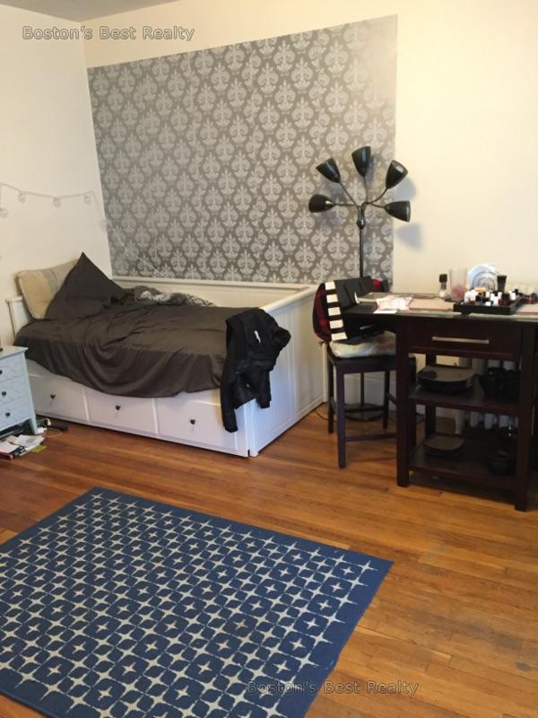 1318 Commonwealth Ave, Allston