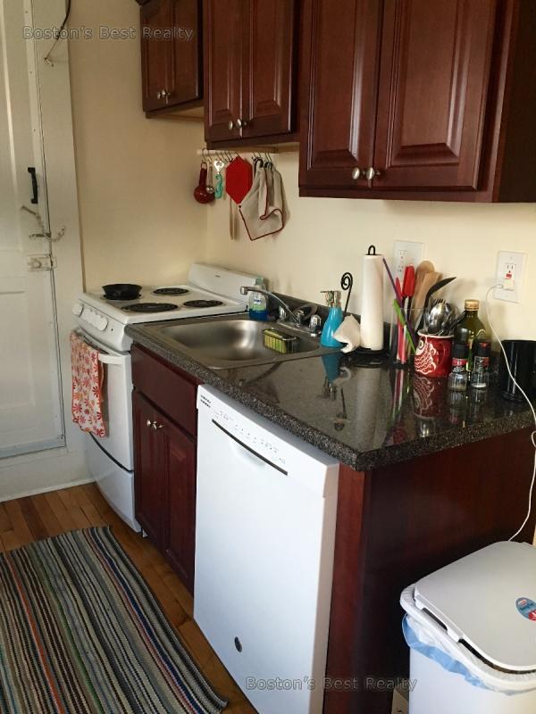 384 Washington St, Brighton