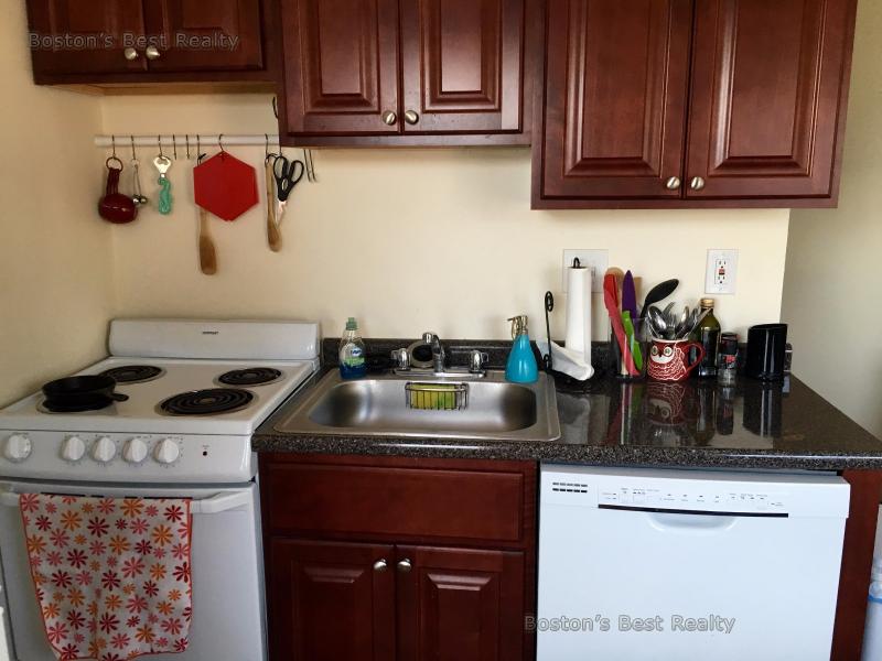 384 Washington St, Brighton