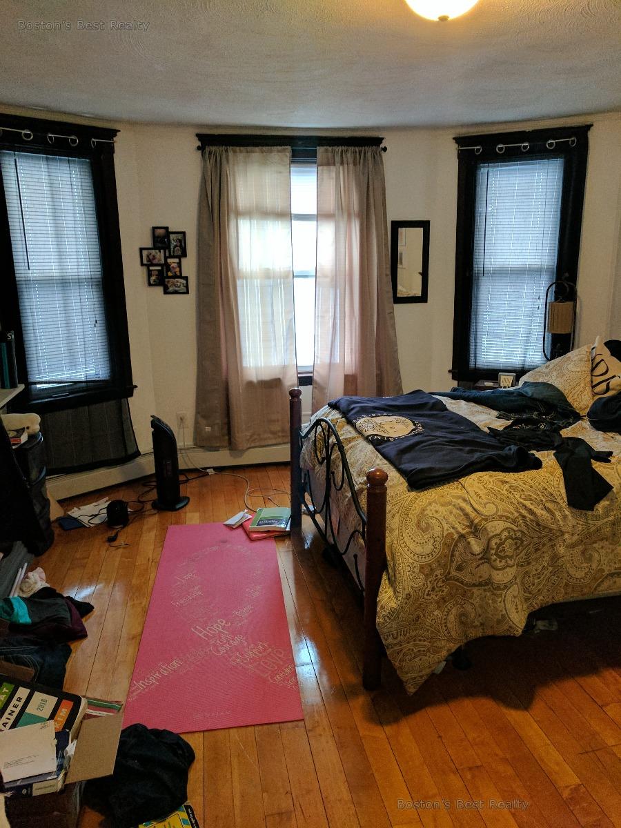 32 Chester St, Allston