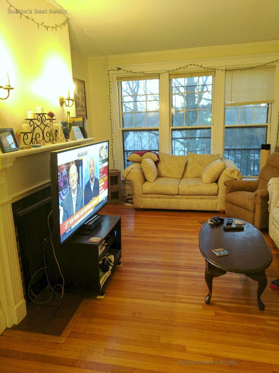 1986 Commonwealth Ave, Brighton