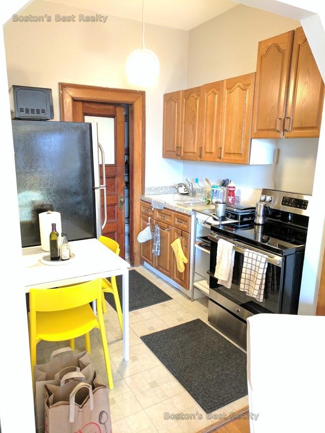 849 Beacon St, Fenway