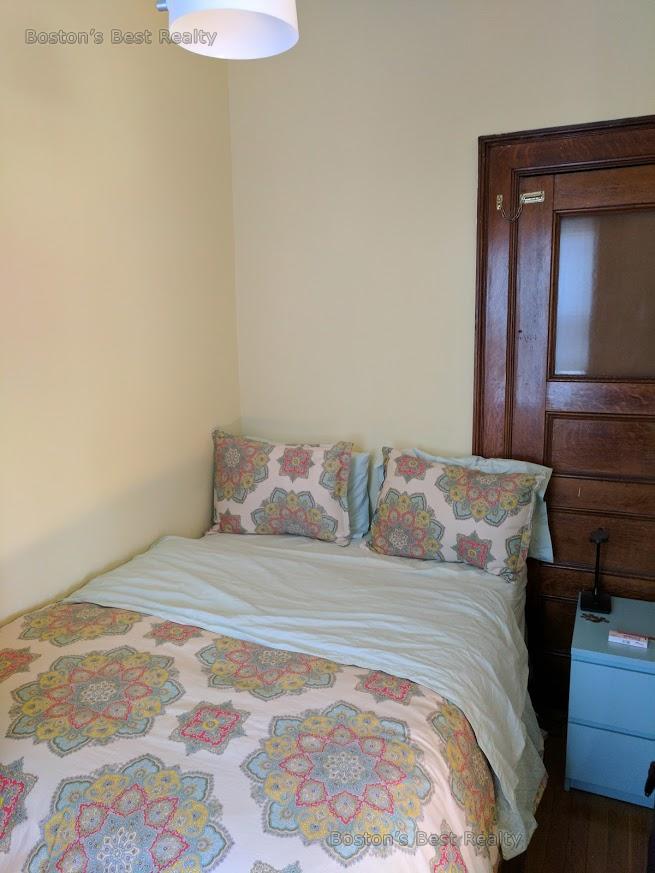 849 Beacon St, Fenway