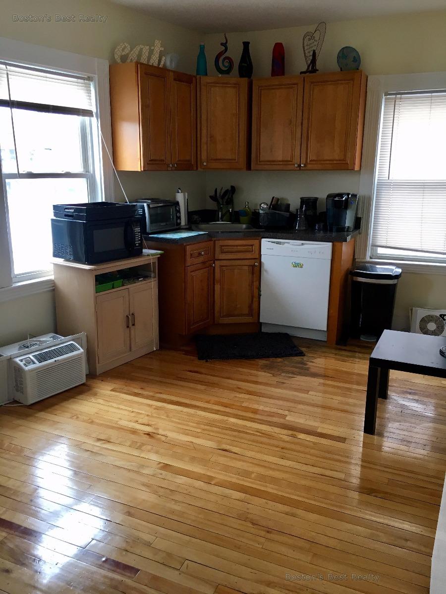 384 Washington St, Brighton