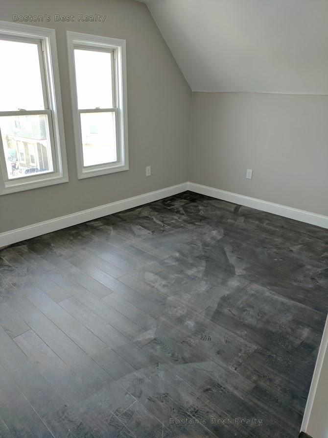 77 Linden St, Allston