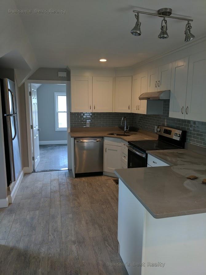 77 Linden St, Allston